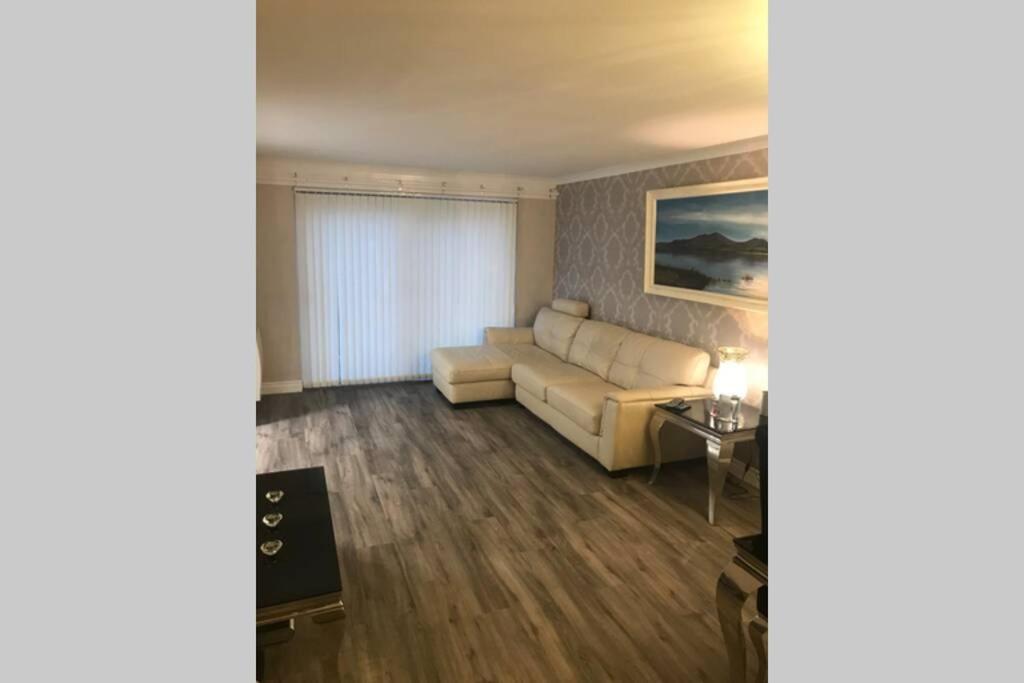 Largs Sea Front, Modern Apartment Exteriér fotografie